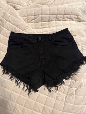 KanCan Women's Black Frayed Hem Denim Shorts